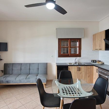 Elpida Apartments Votsi  Екстер'єр фото