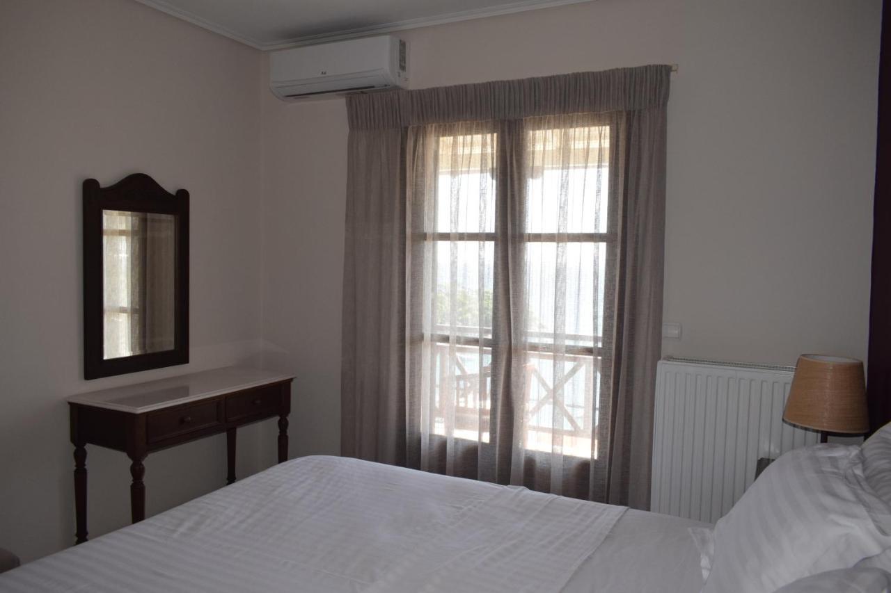 Elpida Apartments Votsi  Екстер'єр фото