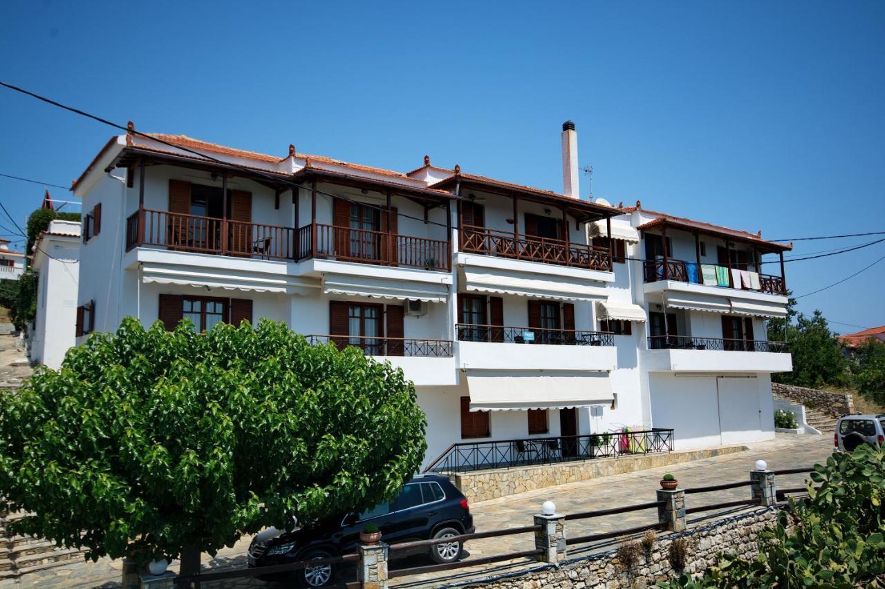 Elpida Apartments Votsi  Екстер'єр фото