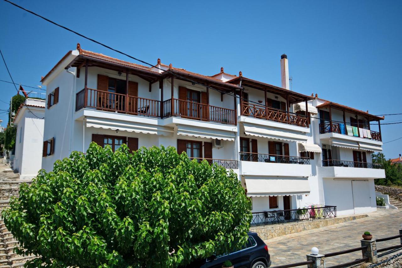 Elpida Apartments Votsi  Екстер'єр фото