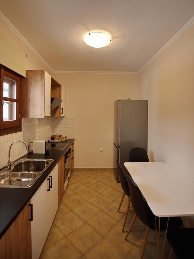 Elpida Apartments Votsi  Екстер'єр фото