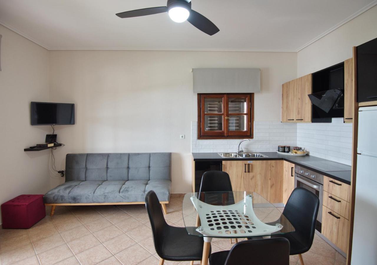 Elpida Apartments Votsi  Екстер'єр фото