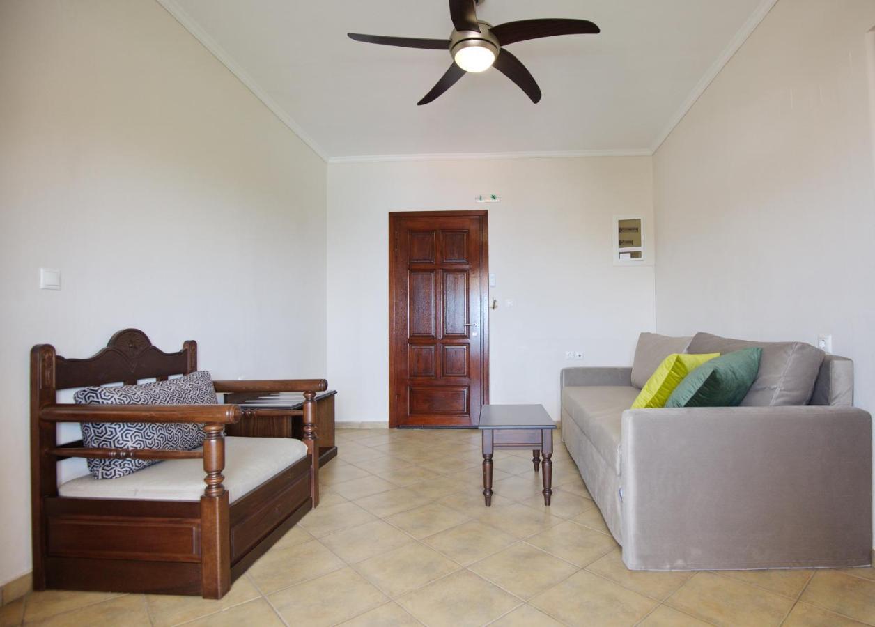 Elpida Apartments Votsi  Екстер'єр фото